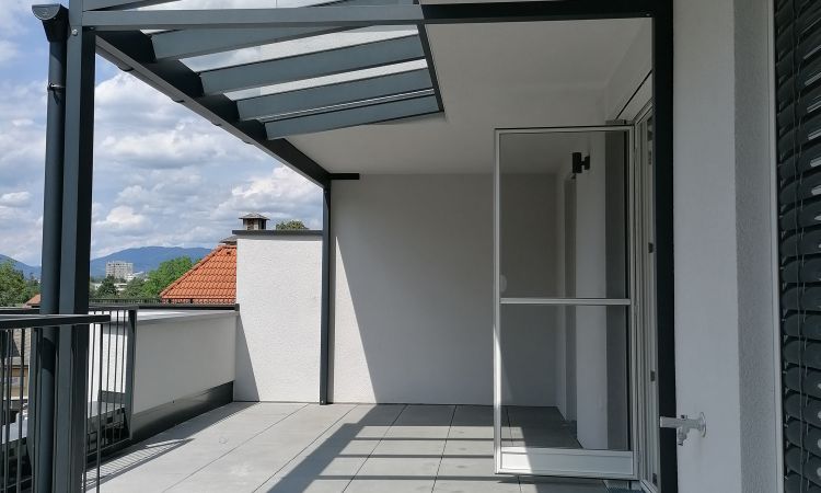 Teraszfedések, pergolák, fedett gépjármű-beállók, előtetők